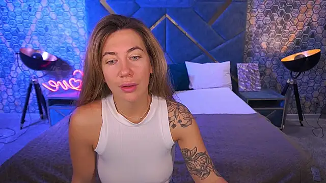 KateShanny online show from 6, 11, 2025