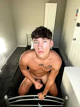 Snapshot of naughtyboy0124 chatting on 17, 9, 2025 naughtyboy0124 online show from 17, 9, 2025