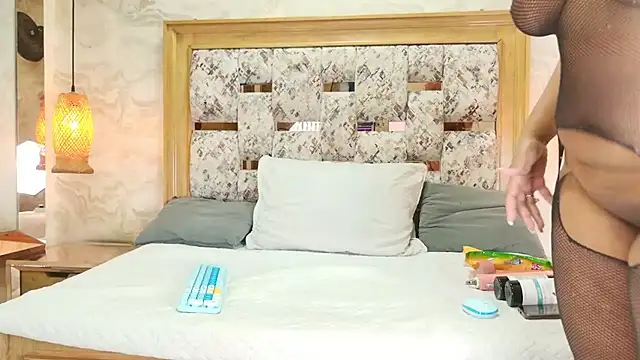 ZOLEY WATSON online show from 26, 10, 2025