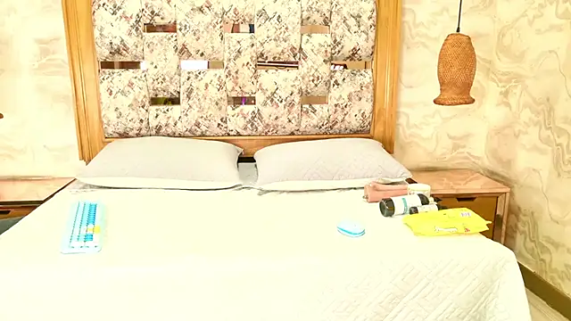 Snapshot of ZOLEY_WATSON chatting on 11, 4, 2026 ZOLEY WATSON online show from 11, 4, 2026