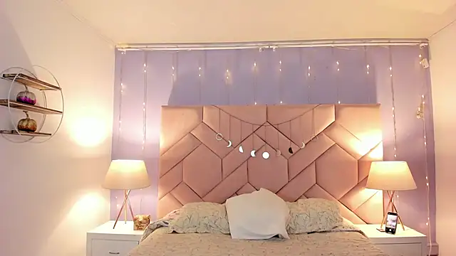 Camila Rivers online show from 6, 10, 2025