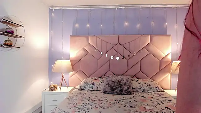 Camila Rivers online show from 13, 9, 2025