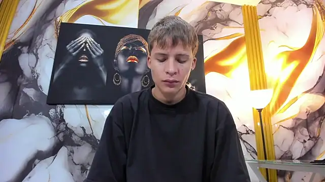 Snapshot of mono_blonde chatting on 15, 6, 2026 mono blonde online show from 15, 6, 2026