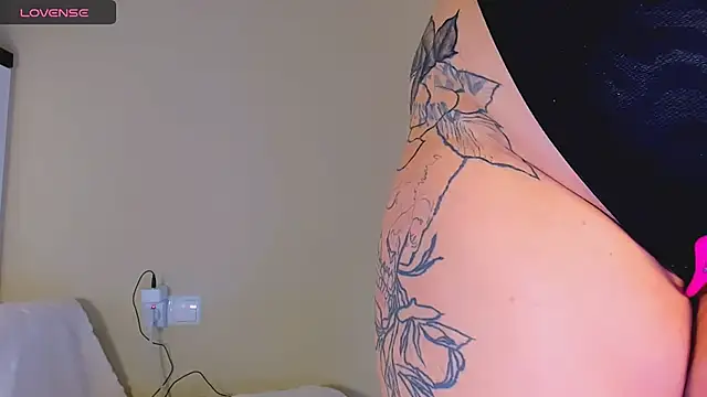 marrenaa online show from 7, 10, 2025