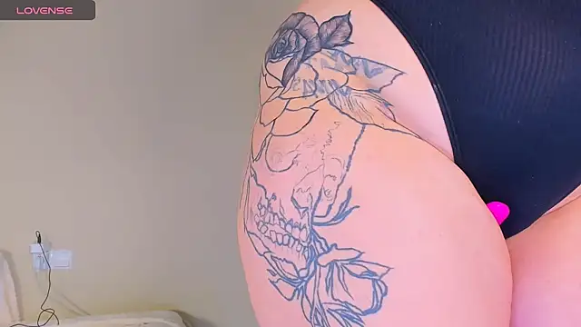 marrenaa online show from 5, 10, 2025