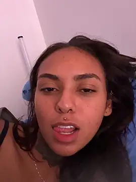 Snapshot of iamkatty_ chatting on 21, 9, 2025 iamkatty online show from 21, 9, 2025