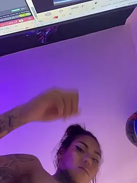 Snapshot of iamkatty_ chatting on 17, 9, 2025 iamkatty online show from 17, 9, 2025