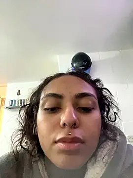 Snapshot of iamkatty_ chatting on 10, 10, 2025 iamkatty online show from 10, 10, 2025