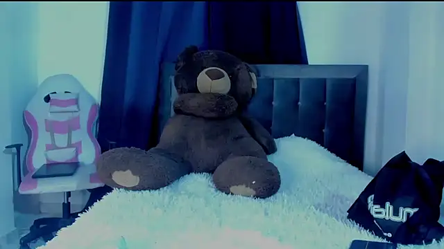 ISA BELLA VZL online show from 7, 11, 2025