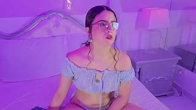 LiLLiAnderson online show from 19, 9, 2025