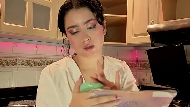 LiLLiAnderson online show from 18, 12, 2025