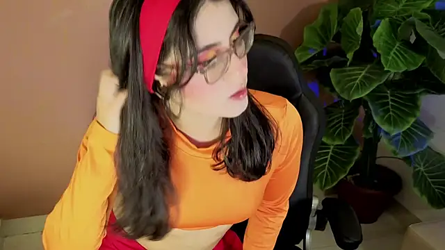 LiLLiAnderson online show from 4, 10, 2025