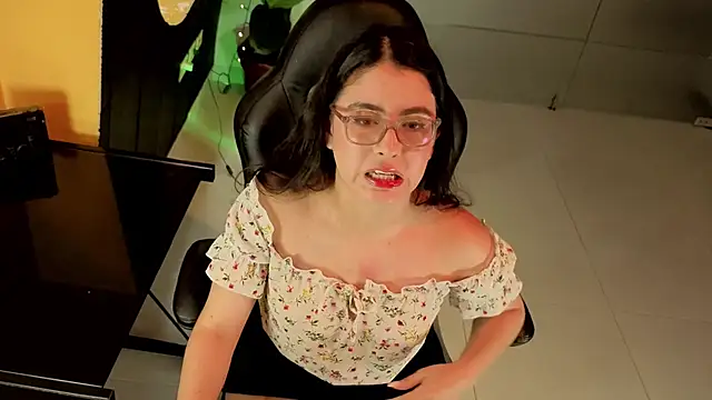 LiLLiAnderson online show from 21, 9, 2025