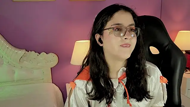 LiLLiAnderson online show from 7, 10, 2025