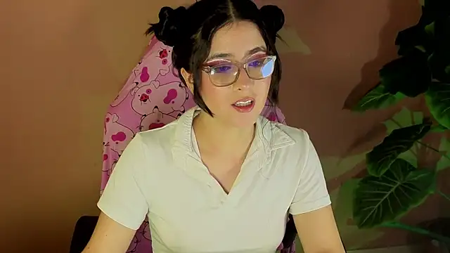 LiLLiAnderson online show from 13, 9, 2025