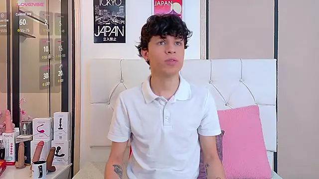 Snapshot of Axel__Evans chatting on 18, 11, 2025 Axel Evans online show from 18, 11, 2025