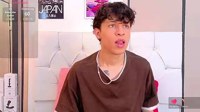 Snapshot of Axel__Evans chatting on 14, 11, 2025 Axel Evans online show from 14, 11, 2025