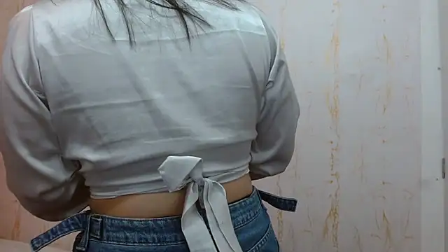 Snapshot of MiaKimky chatting on 11, 9, 2025 MiaKimky online show from 11, 9, 2025