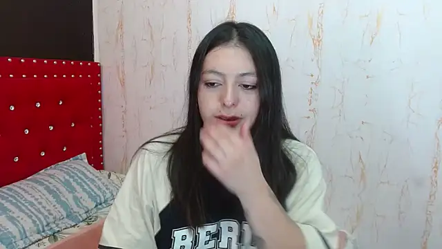 Snapshot of MiaKimky chatting on 6, 10, 2025 MiaKimky online show from 6, 10, 2025