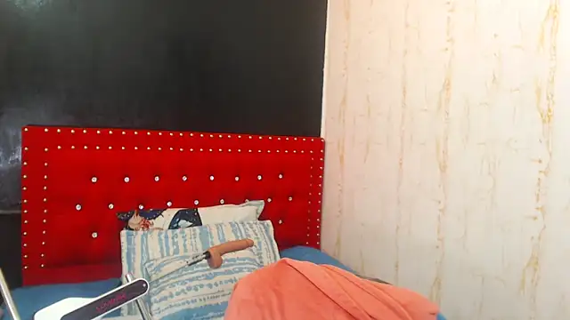 Snapshot of MiaKimky chatting on 15, 11, 2025 MiaKimky online show from 15, 11, 2025