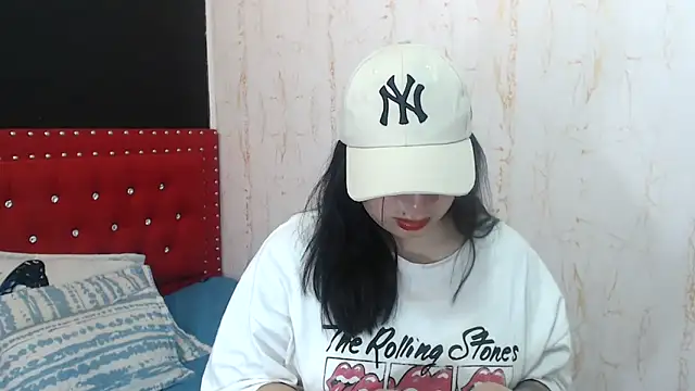 Snapshot of MiaKimky chatting on 19, 11, 2025 MiaKimky online show from 19, 11, 2025