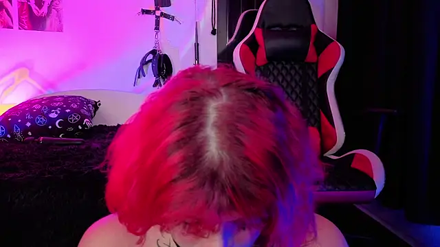 Snapshot of Mariana_velezz chatting on 12, 11, 2025 Mariana velezz online show from 12, 11, 2025