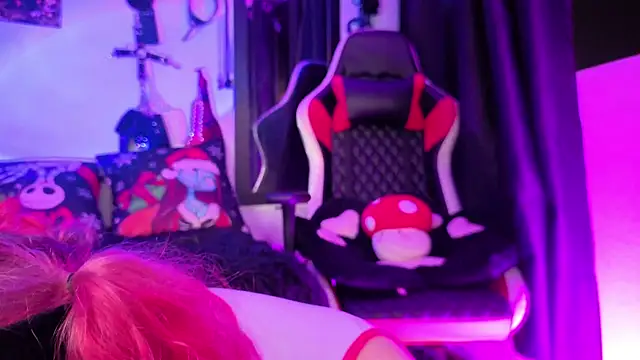 Snapshot of Mariana_velezz chatting on 4, 12, 2025 Mariana velezz online show from 4, 12, 2025