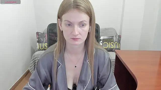 Snapshot of Alisha_Skyes chatting on 7, 7, 2026 Alisha Skyes online show from 7, 7, 2026