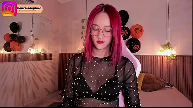 daphne courtis online show from 25, 10, 2025