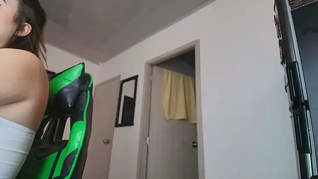 Snapshot of ImSophieFox chatting on 9, 1, 2026 ImSophieFox online show from 9, 1, 2026