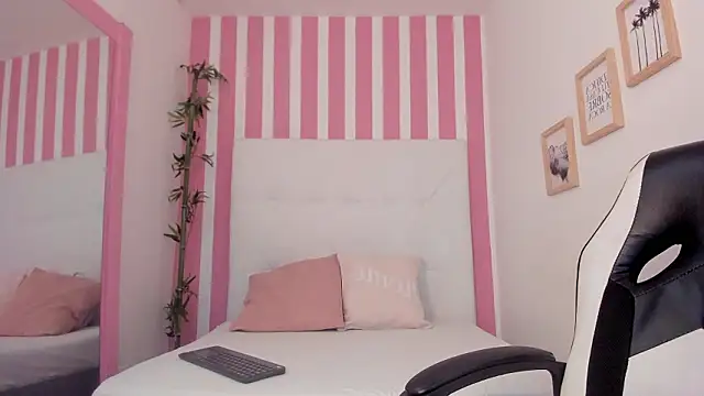 M0lly Beckers online show from 16, 1, 2026