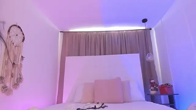 M0lly Beckers online show from 11, 11, 2025