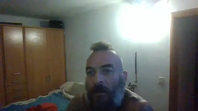 Snapshot of Zk1980 chatting on 31, 10, 2025 Zk1980 online show from 31, 10, 2025