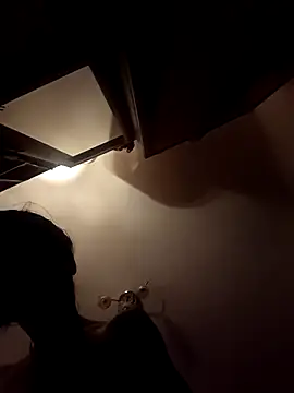 Laryta girl13 online show from 11, 11, 2025