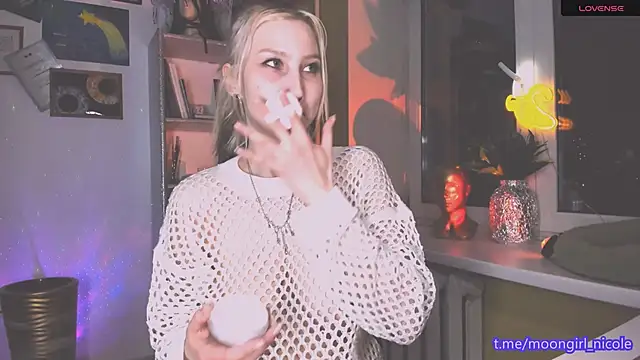 Nicole matt online show from 9, 5, 2026
