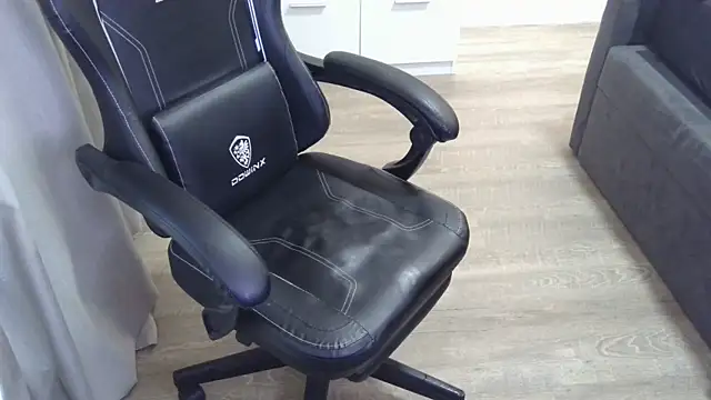 Snapshot of Milo9210 chatting on 2, 10, 2025 Milo9210 online show from 2, 10, 2025