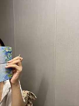 haiyan125216 online show from 10, 9, 2025