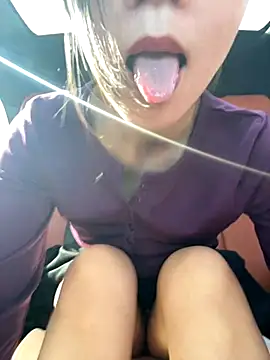 Snapshot of xinmeng-000 chatting on 28, 11, 2025 xinmeng-000 online show from 28, 11, 2025