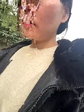 Snapshot of xinmeng-000 chatting on 8, 11, 2025 xinmeng-000 online show from 8, 11, 2025