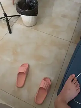 Snapshot of xinmeng-000 chatting on 13, 9, 2025 xinmeng-000 online show from 13, 9, 2025