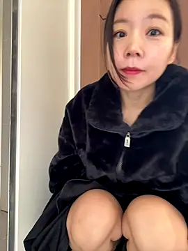 Snapshot of xinmeng-000 chatting on 3, 11, 2025 xinmeng-000 online show from 3, 11, 2025