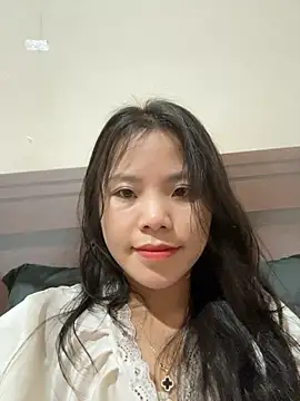 Snapshot of Bella_7777 chatting on 25, 10, 2025 Bella 7777 online show from 25, 10, 2025