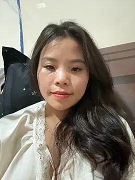 Snapshot of Bella_7777 chatting on 16, 10, 2025 Bella 7777 online show from 16, 10, 2025