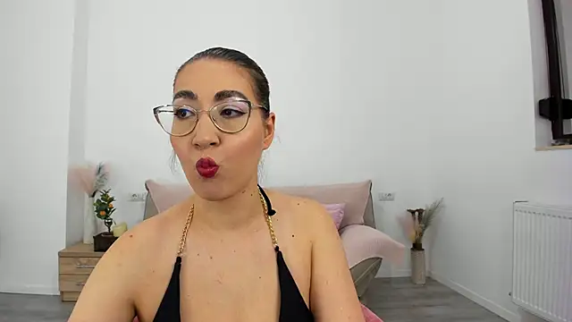 Kylie Kathy online show from 22, 9, 2025