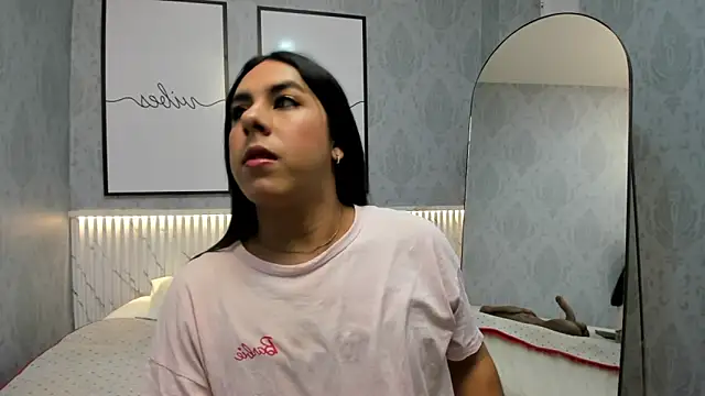 Ximenahott  online show from 7, 10, 2025