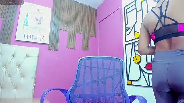 Lucia Spear online show from 24, 10, 2025