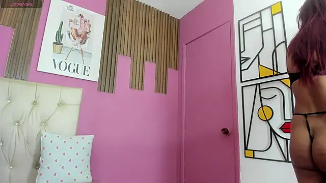 Lucia Spear online show from 15, 12, 2025