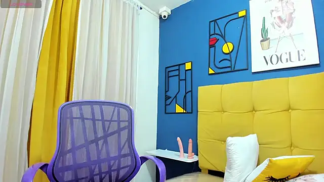 Lucia Spear online show from 20, 9, 2025