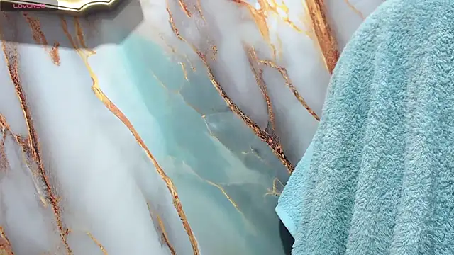 Lucia Spear online show from 2, 10, 2025