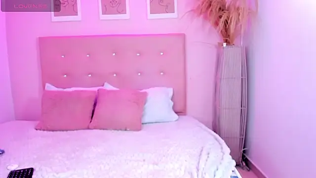 ANNIE DOLCE  online show from 26, 9, 2025